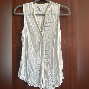 Women's White Sleeveless Top